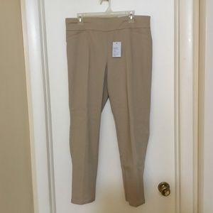 NWT Khaki Pants Sz 14 Short